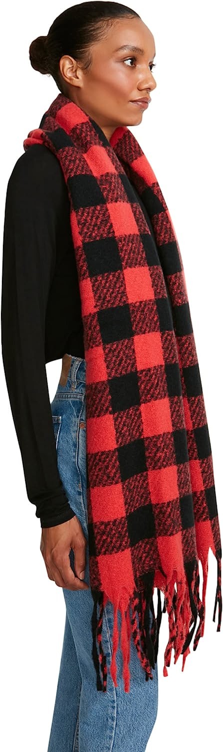 Steve Madden womens Steve Madden Women s Gingham Oblong Scarf
