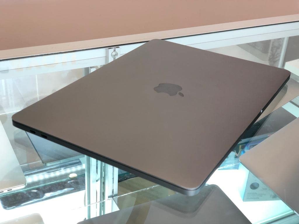 Apple 13in MacBook Pro, Retina, Touch Bar, 3.1GHz Intel Core i5 Dual Core, 8GB RAM, 256GB SSD, Silver, MPXV2LL/A (Newest Version) (Renewed)