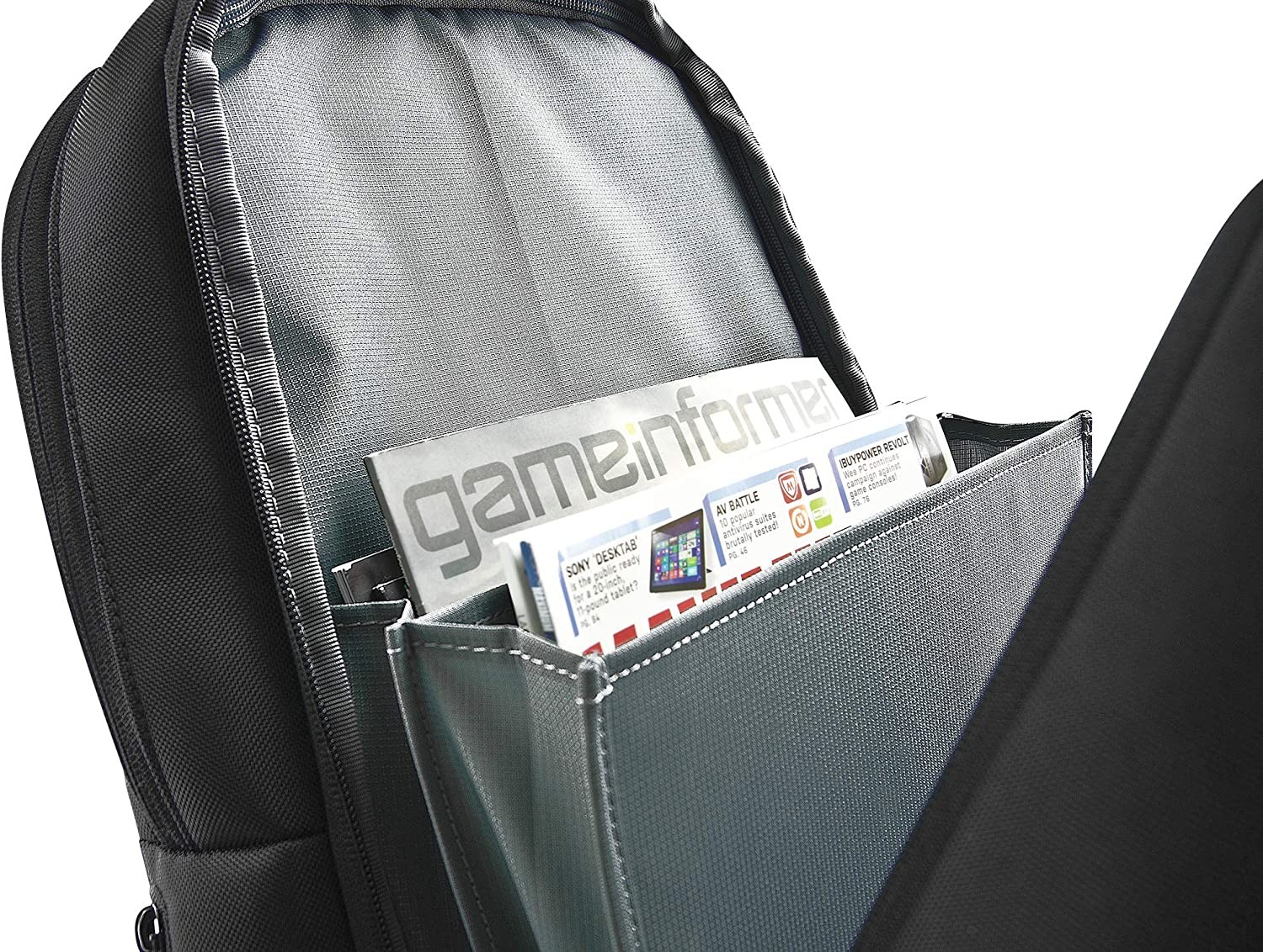 Alienware Vindicator Gaming Laptop Backpack, 18-Inch, Black/Silver (AWVBP18)