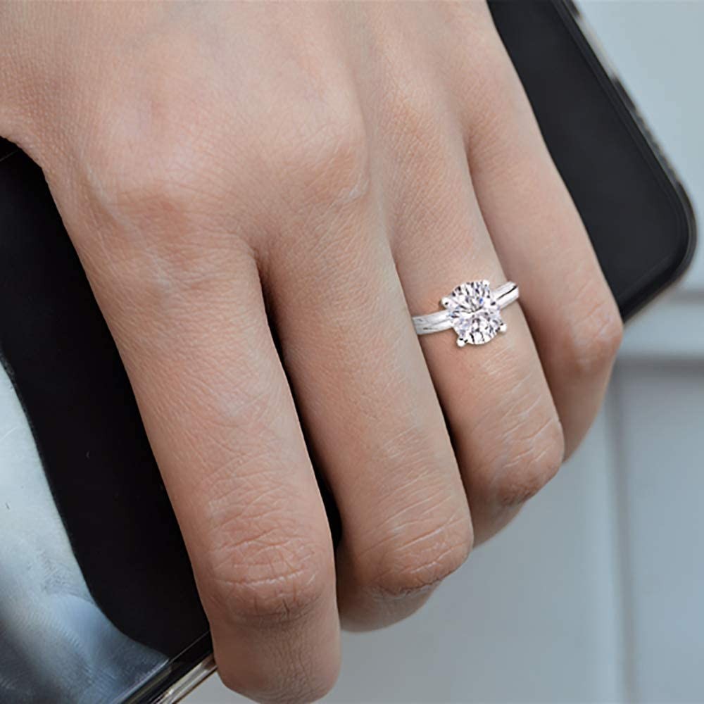 GIA Certified 1.51 ct. E - SI2 Oval Cut Diamond Solitaire Engagement Ring in 14k Gold