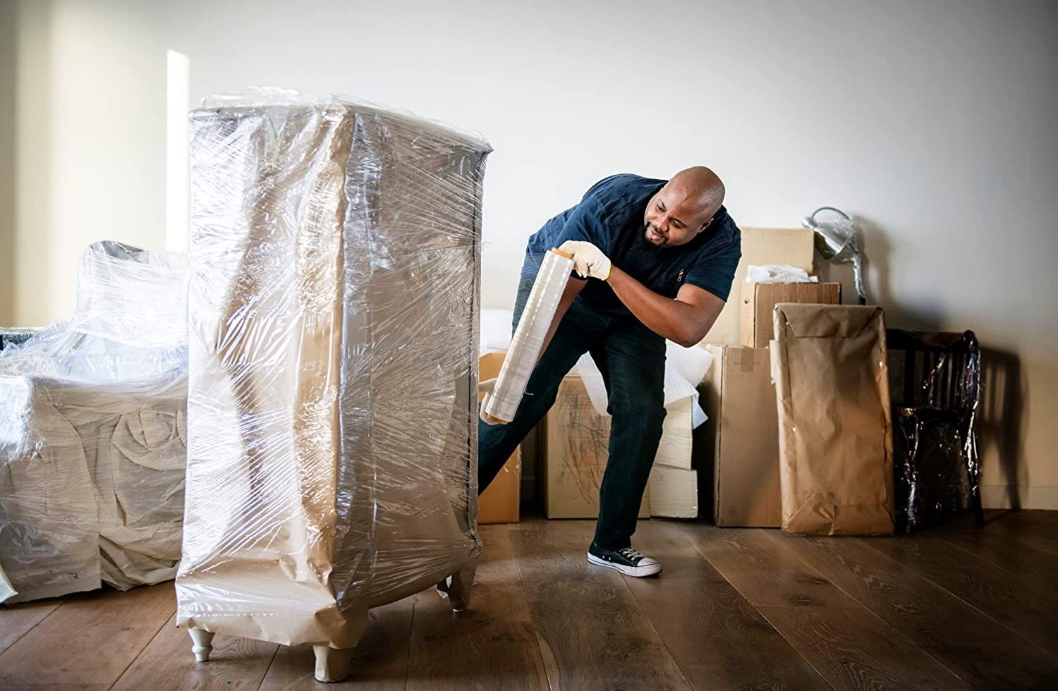 15" Stretch Film/Wrap 70 Gauge 1200ft 500% Stretch Clear Cling Durable Adhering Packing Moving Packaging Heavy Duty Shrink Film (1 Pack w/Handles, Clear)