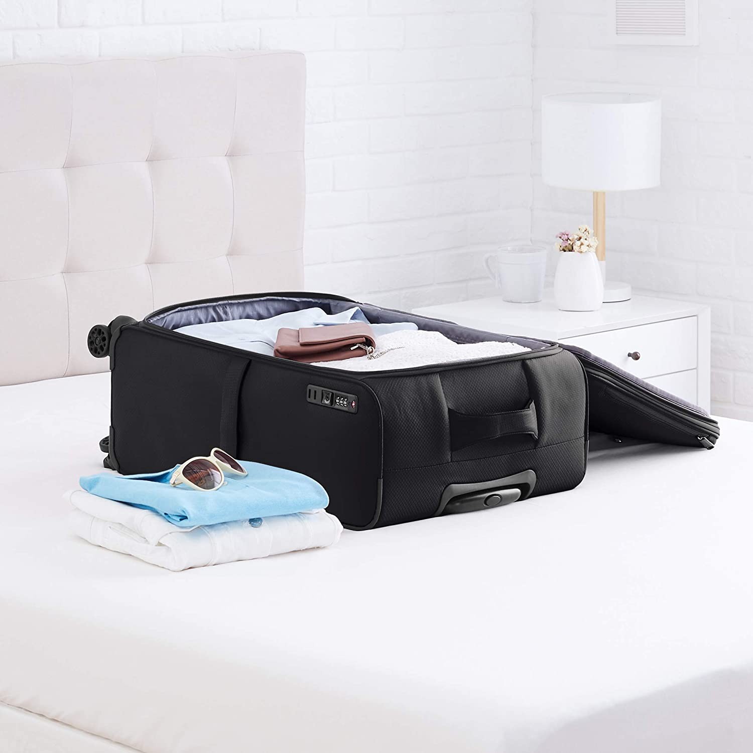 Amazon Basics Lightweight Softside Spinner Suitcase Luggage with Wheels